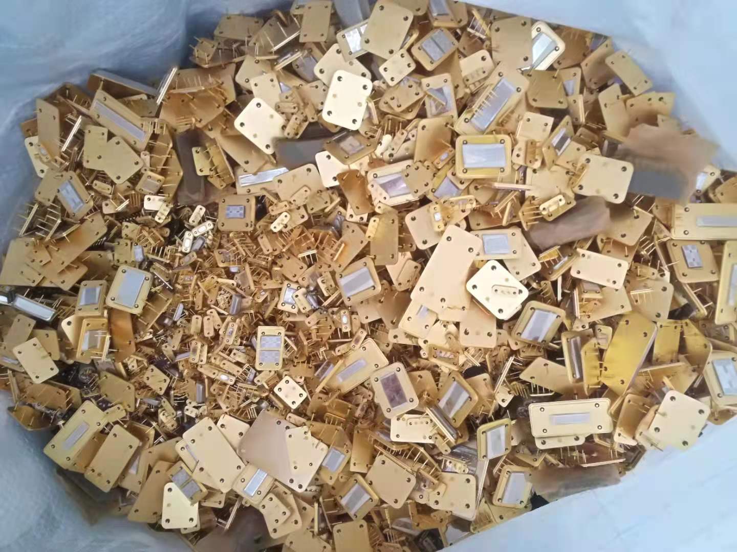 普潤(rùn)貴金屬回收公司：專業(yè)回收鍍金廢料，為環(huán)保助力